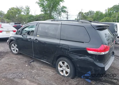 2011 Toyota Sienna Le V6/Le V6 Auto Access Seat from USA, damaged, VIN 5TDKK3DC2BS035759